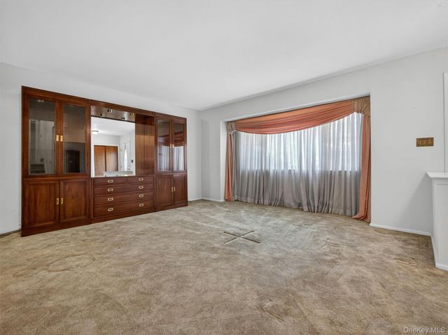 18 Mark Lane, New City, NY 10956