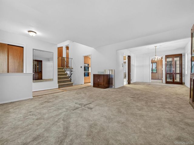 18 Mark Lane, New City, NY 10956