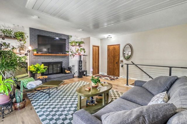 42 36th Avenue NE, Fargo, ND 58102
