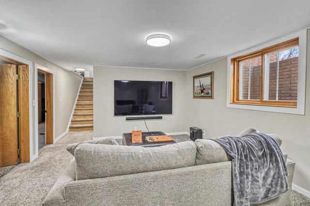 42 36th Avenue NE, Fargo, ND 58102