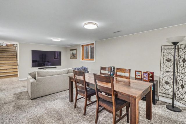 42 36th Avenue NE, Fargo, ND 58102