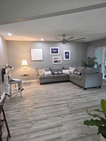 5165 CEDAR HAMMOCK LN 5165, Sarasota, FL 34232