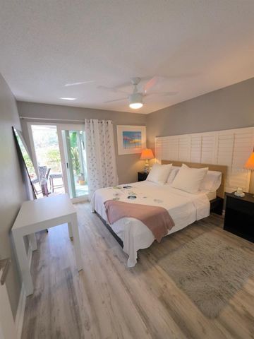 5165 CEDAR HAMMOCK LN 5165, Sarasota, FL 34232