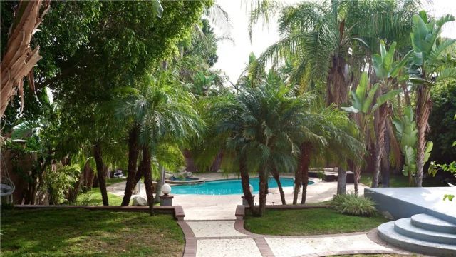 925 Sherlock Dr, Burbank, CA 91501