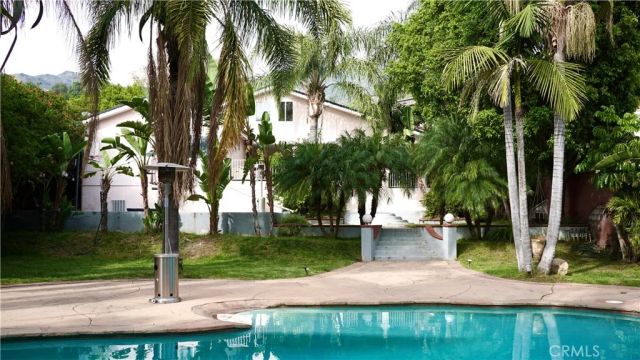 925 Sherlock Dr, Burbank, CA 91501