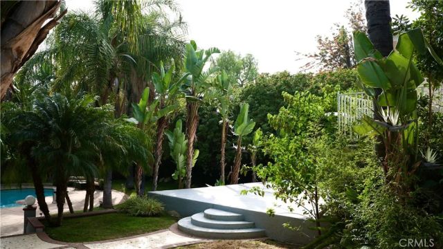 925 Sherlock Dr, Burbank, CA 91501