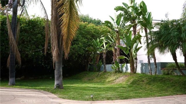 925 Sherlock Dr, Burbank, CA 91501