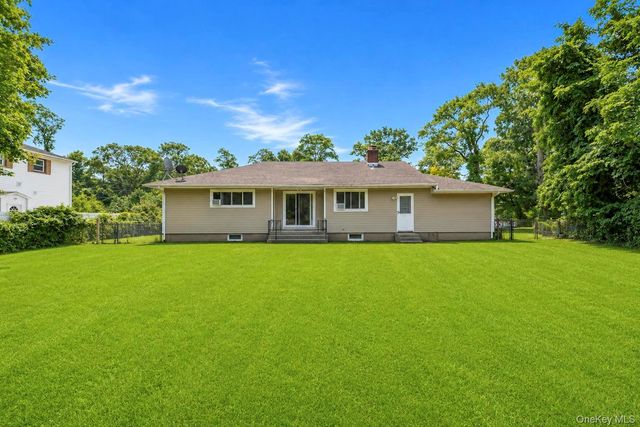 617 Granny Road, Middle Island, NY 11953