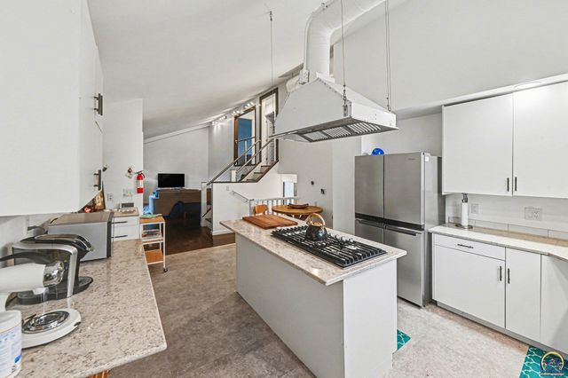 5506 SW 19th ST, Topeka, KS 66604