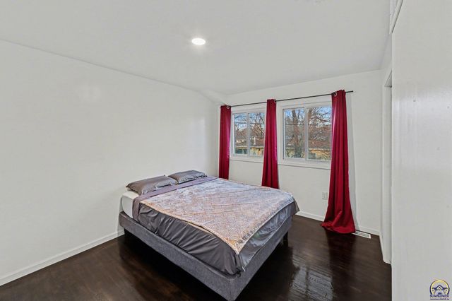 5506 SW 19th ST, Topeka, KS 66604