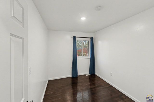 5506 SW 19th ST, Topeka, KS 66604