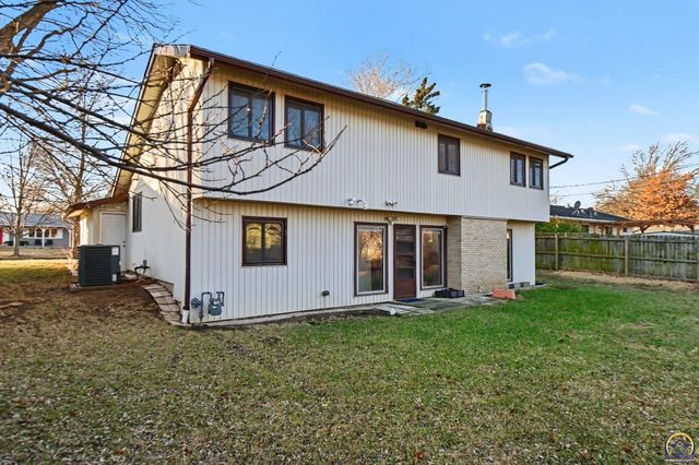 5506 SW 19th ST, Topeka, KS 66604