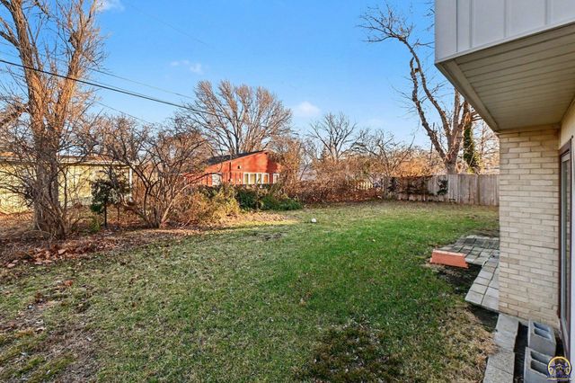 5506 SW 19th ST, Topeka, KS 66604