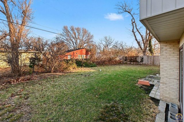 5506 SW 19th ST, Topeka, KS 66604