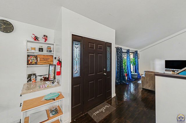 5506 SW 19th ST, Topeka, KS 66604