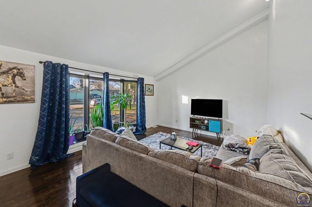 5506 SW 19th ST, Topeka, KS 66604