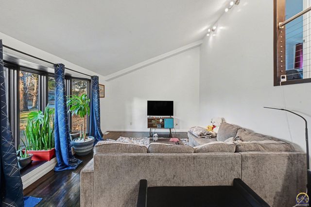 5506 SW 19th ST, Topeka, KS 66604