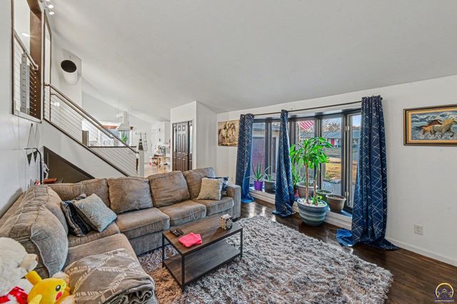 5506 SW 19th ST, Topeka, KS 66604