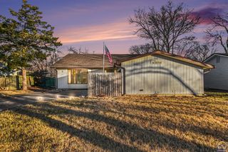 5506 SW 19th ST, Topeka, KS 66604