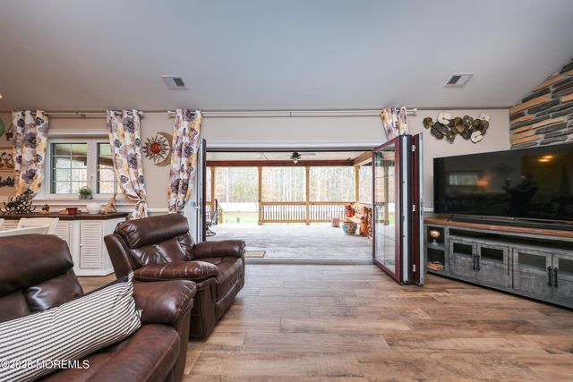 94 E Pleasant Grove Road, Jackson, NJ 08527