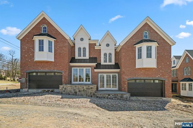 982 Closter Dock Road, Alpine, NJ 07620