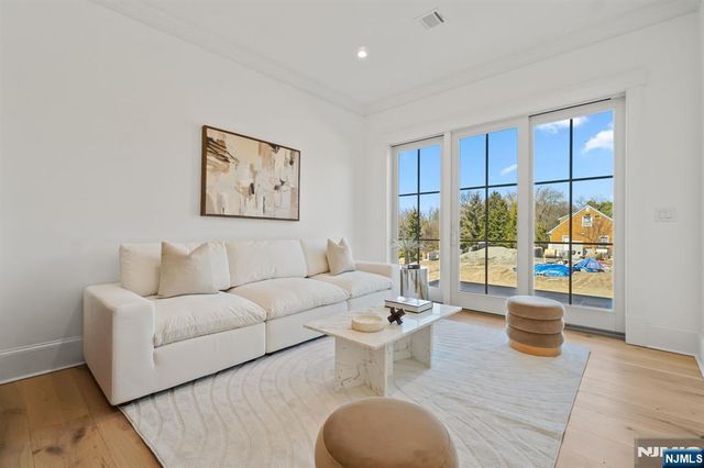 982 Closter Dock Road, Alpine, NJ 07620