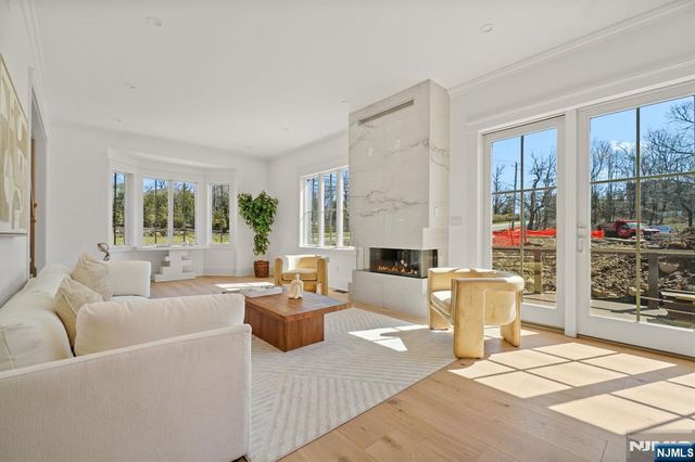 982 Closter Dock Road, Alpine, NJ 07620