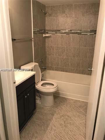 7235 NW 179th Street 101, Hialeah, FL 33015