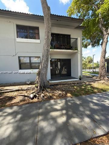 7235 NW 179th Street 101, Hialeah, FL 33015