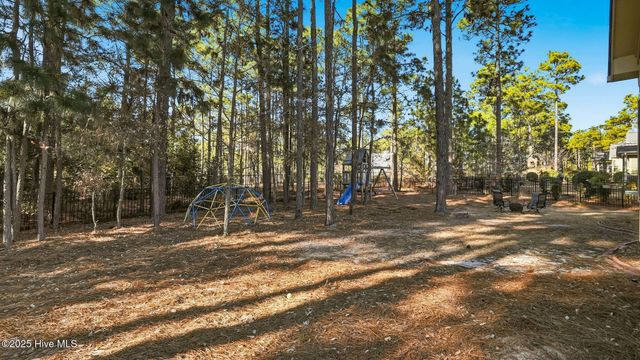 150 Wiregrass Lane, Southern Pines, NC 28387