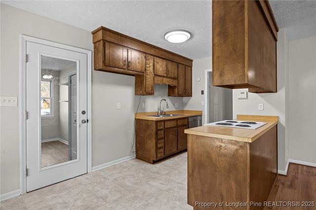 911 Axis Circle, Hope Mills, NC 28348