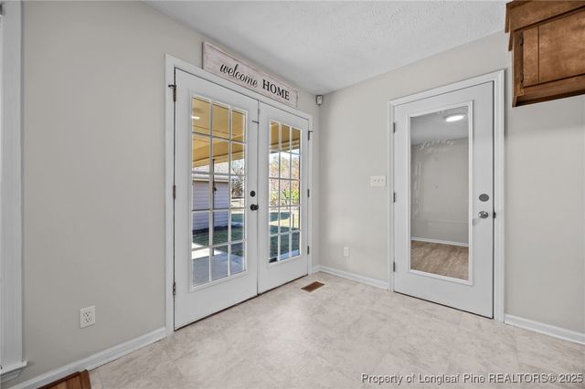 911 Axis Circle, Hope Mills, NC 28348