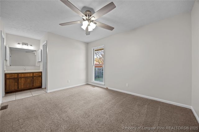 911 Axis Circle, Hope Mills, NC 28348