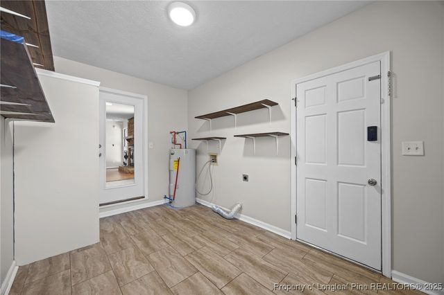 911 Axis Circle, Hope Mills, NC 28348