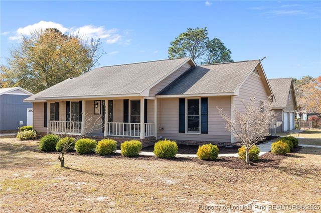 911 Axis Circle, Hope Mills, NC 28348