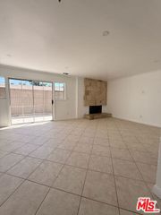 18110 Killllion Street 10, Tarzana (los Angeles), CA 91356