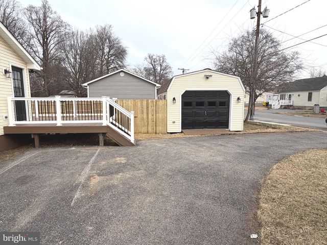 8537 CREEK RD, Pasadena, MD 21122