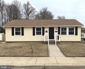 8537 CREEK RD, Pasadena, MD 21122