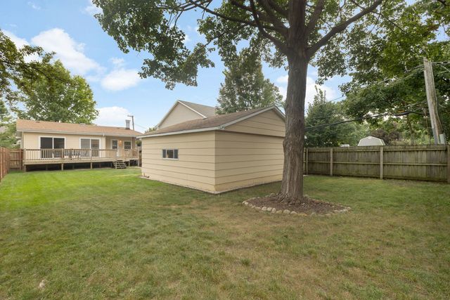 110 E 56th Street, Westmont, IL 60559