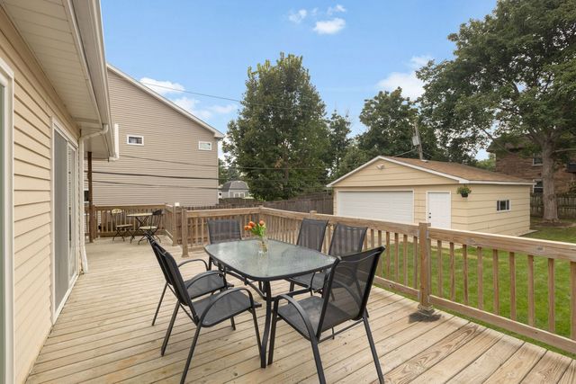 110 E 56th Street, Westmont, IL 60559
