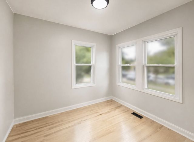 110 E 56th Street, Westmont, IL 60559