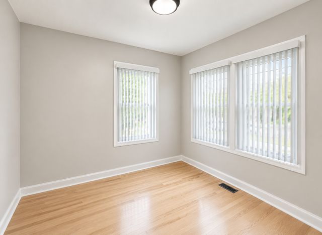 110 E 56th Street, Westmont, IL 60559
