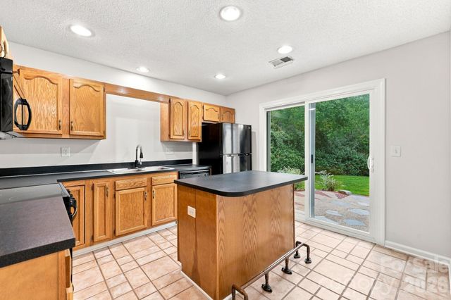 3274 Summercroft Lane, Charlotte, NC 28269