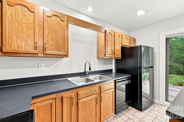 3274 Summercroft Lane, Charlotte, NC 28269