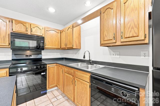 3274 Summercroft Lane, Charlotte, NC 28269
