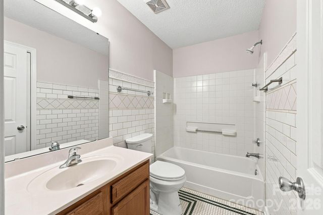 3274 Summercroft Lane, Charlotte, NC 28269