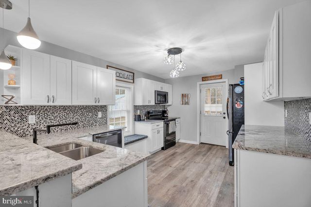 419 RADIX RD, Williamstown, NJ 08094