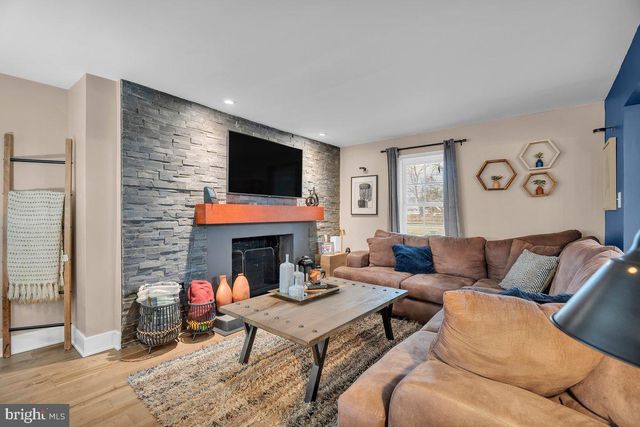 419 RADIX RD, Williamstown, NJ 08094