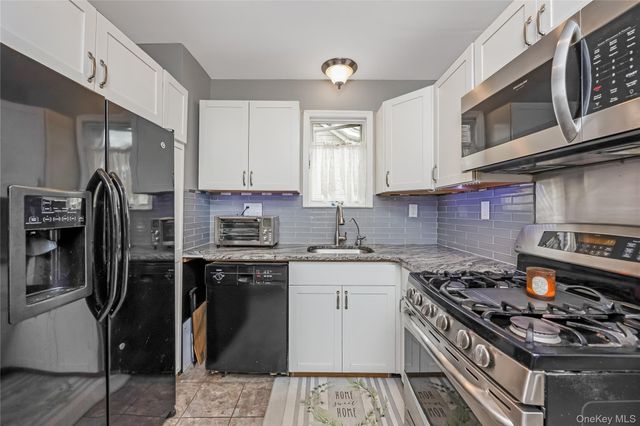 59 Vernon Avenue, Rockville Centre, NY 11570