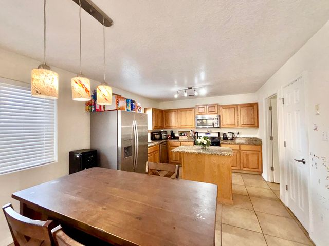 651 Little Wings Loop SW, Los Lunas, NM 87031
